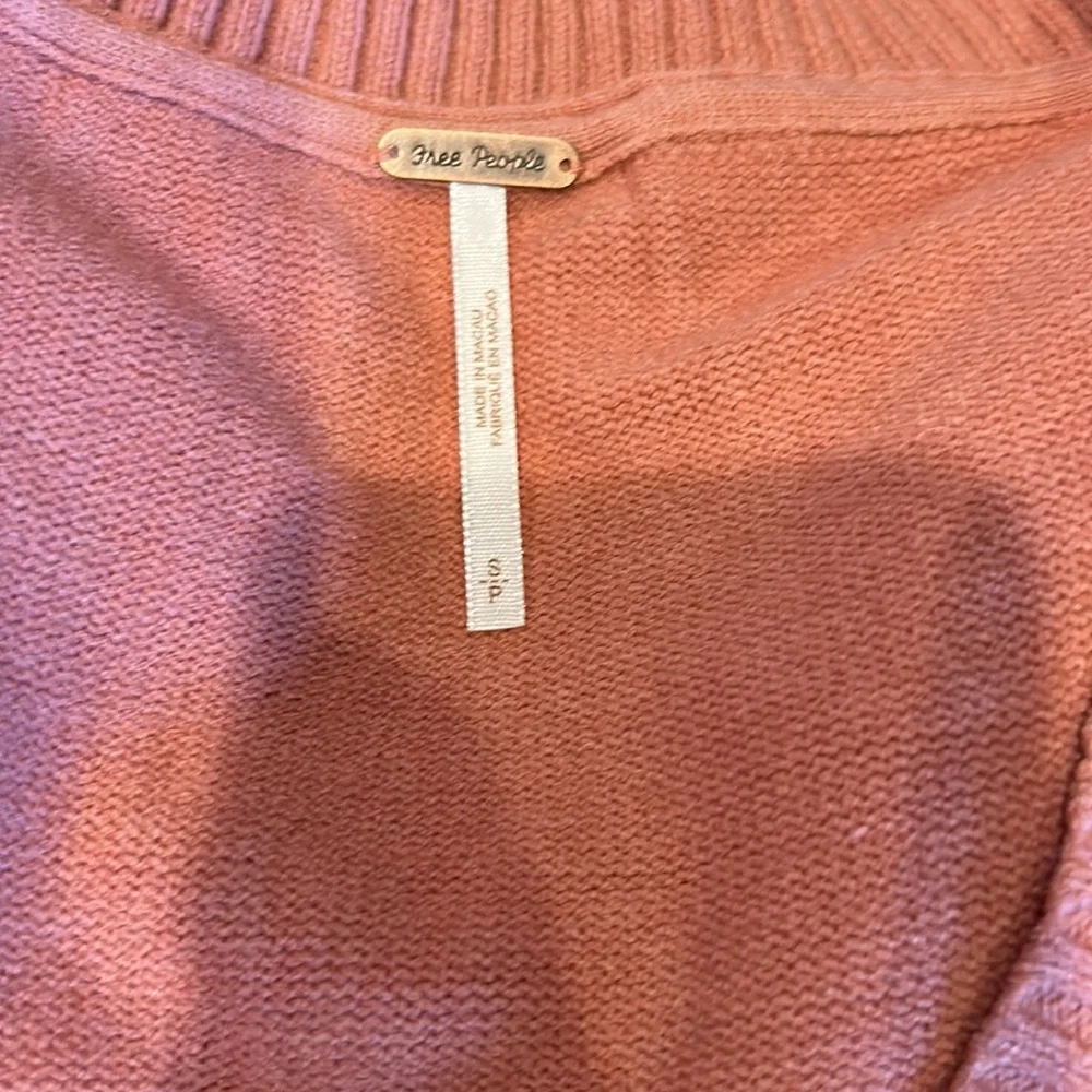 NWT: Free People Pink V-Neck Sweater - Picture 10 of 10